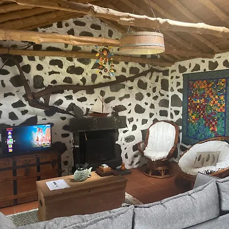 Vakantiehuis Casa Do Carregadouro - Seaside Retreat São Roque do Pico